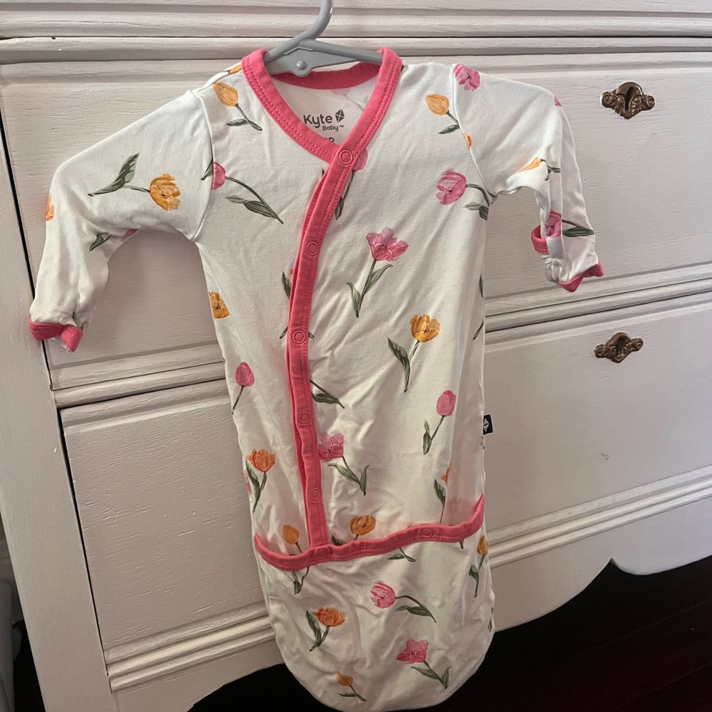 Kyte BABY Pink Trim Floral Sleep Gown - Tulip Print